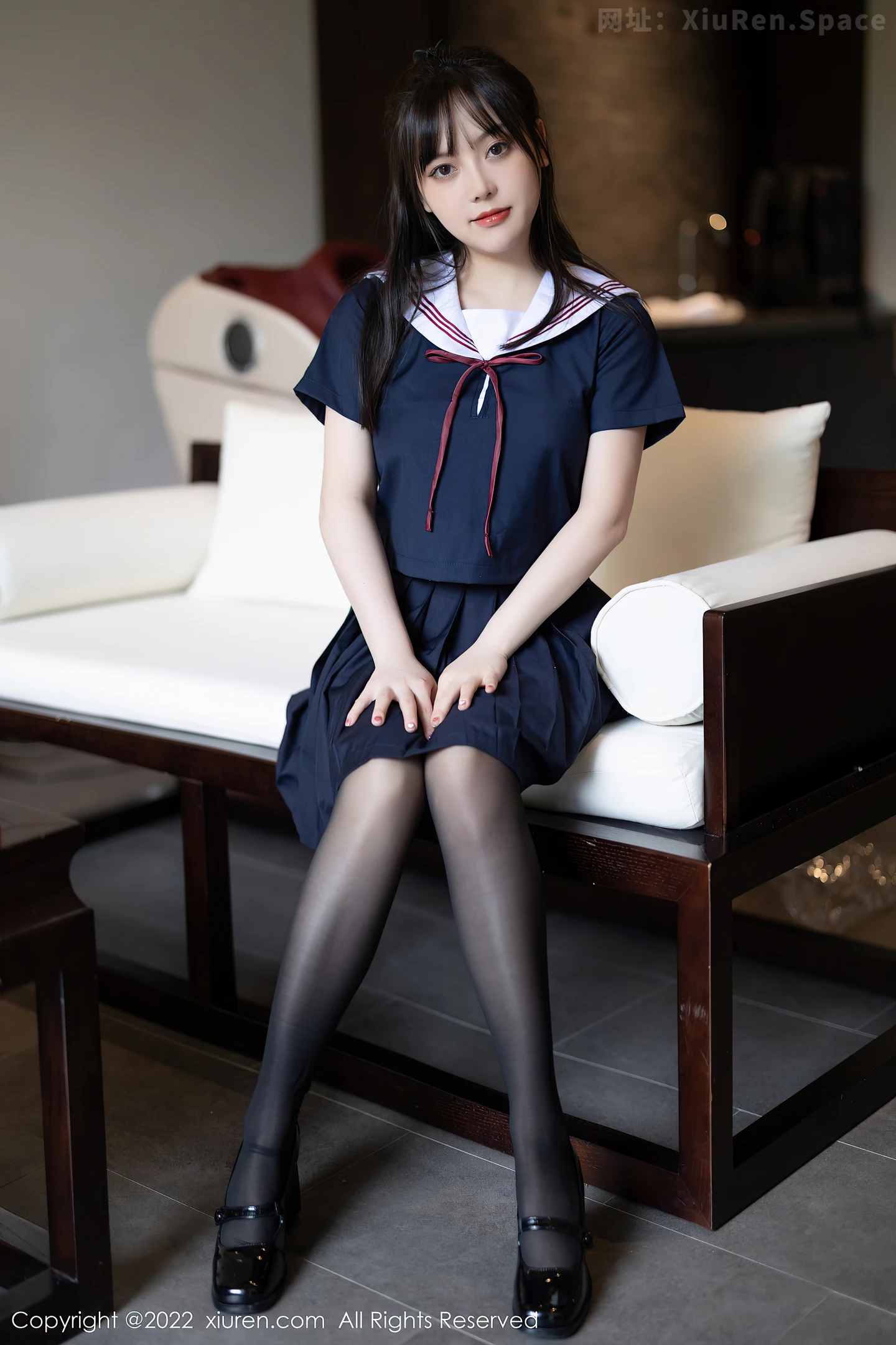 图片[2]-[XiuRen秀人网]VOL.4826 模特豆瓣酱性感深蓝色套装配超薄无内黑丝秀丰满身材诱惑写真71P-秀人网官方网站